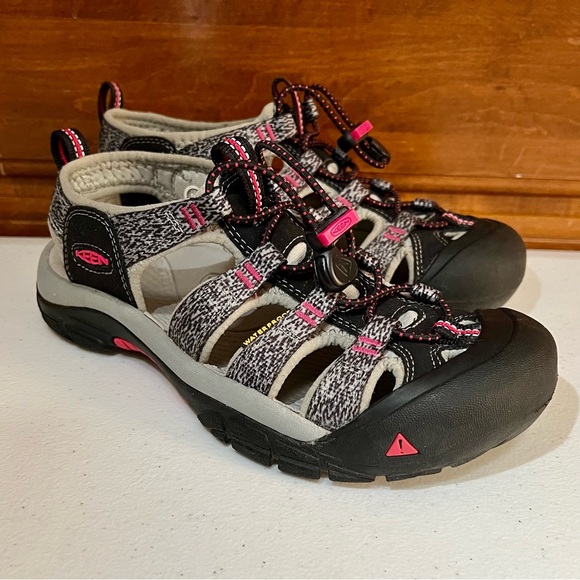 Keen Newport H2 Sandal | Black/Pink | Size 7.5 - Picture 14 of 14